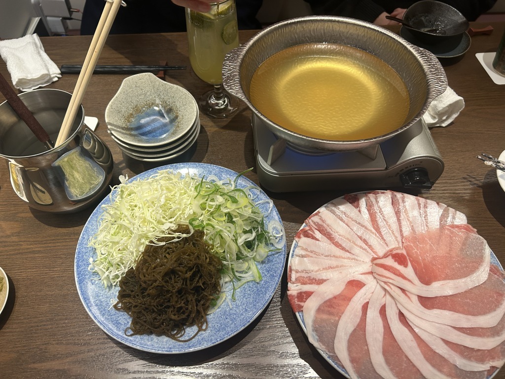 店舗紹介】東京で沖縄を感じる新名所『錦のはりく』オープン 店舗紹介】東京で沖縄を感じる新名所『錦のはりく』オープン